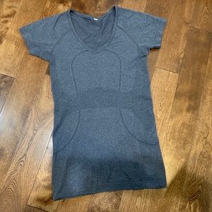 Lululemon Swiftly Tech Short Sleeve V Neck